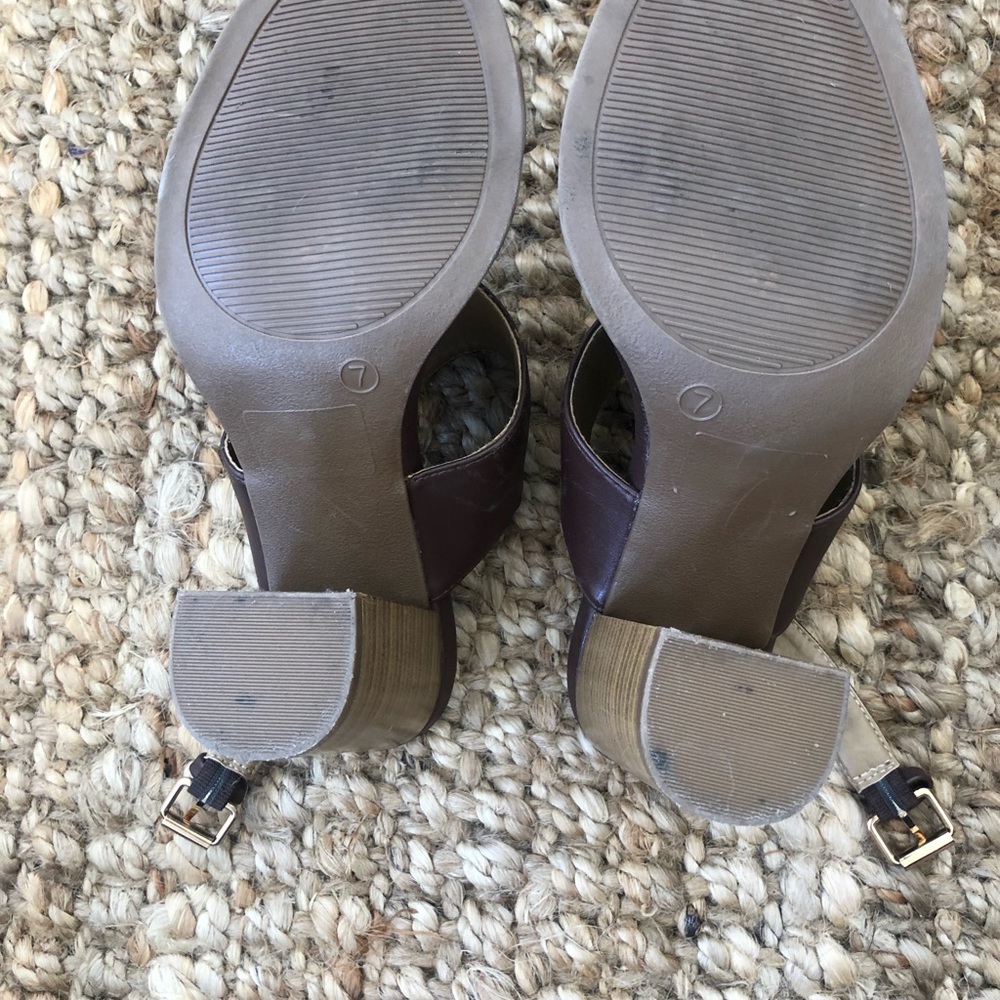 Brown and Gold Heels - Picture 6 of 6